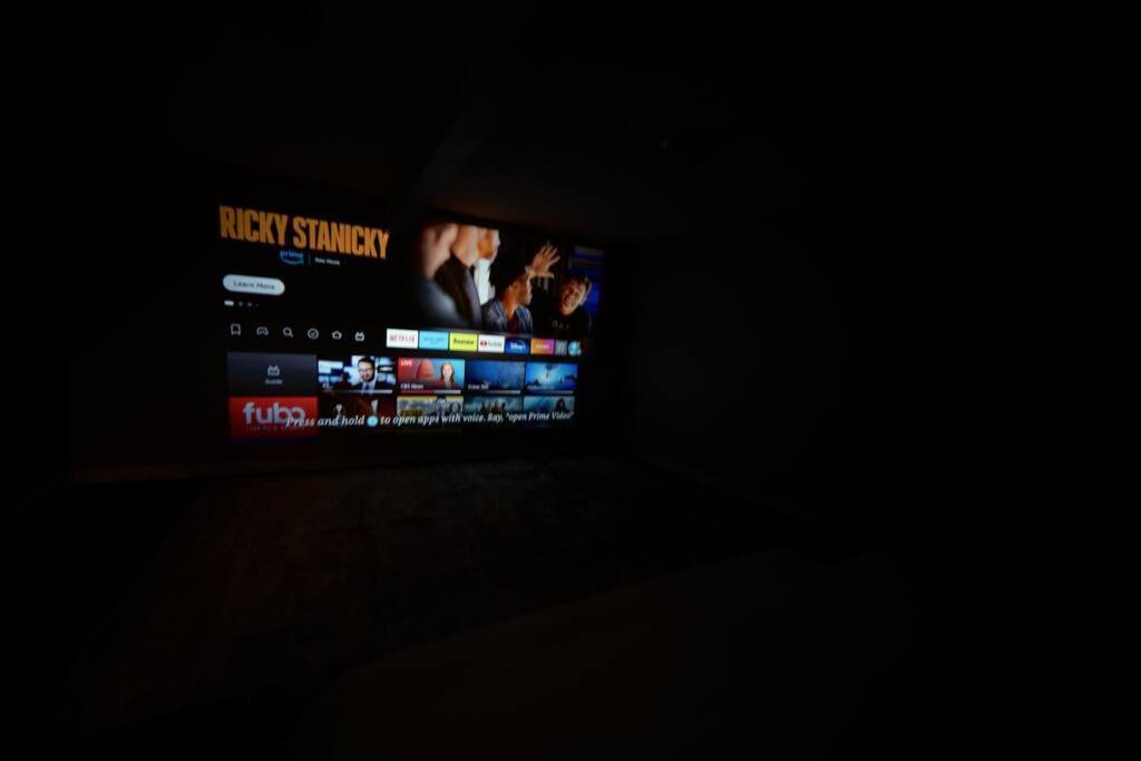 Brand New Cozy Modern Bungalow W/Hot Tub+Movieroom 7 Min From Uptown Шарлотт Экстерьер фото